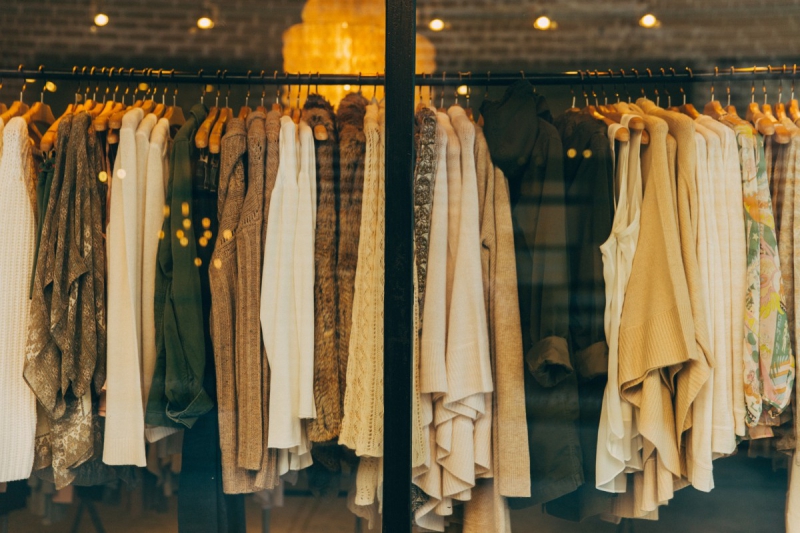 magasin-LE BROC-min_clothe_fashion_store_shop_window_store_front-21277